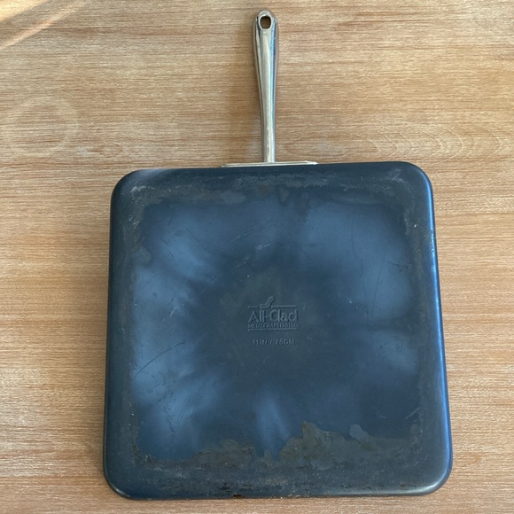 All-Clad Nonstick Square 11 inch Griddle Pan - Picture 6 of 10